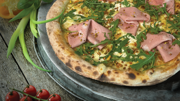 Foto van pizza mortadella
