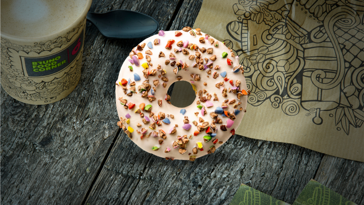 Foto van Donut Crushed Candy White